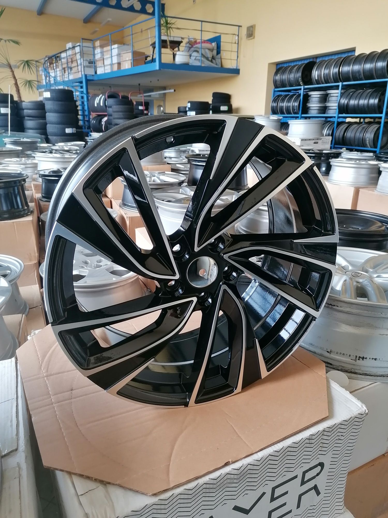 Nowe felgi aluminiowe Audi VW Skoda Seat 19 cali 5x112