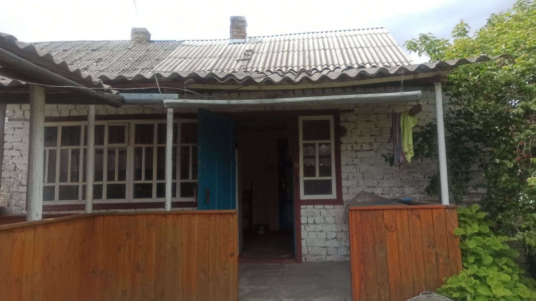 Продам пів-будинка. м.Олевськ, вул Інтернаціональна. Без комісії.