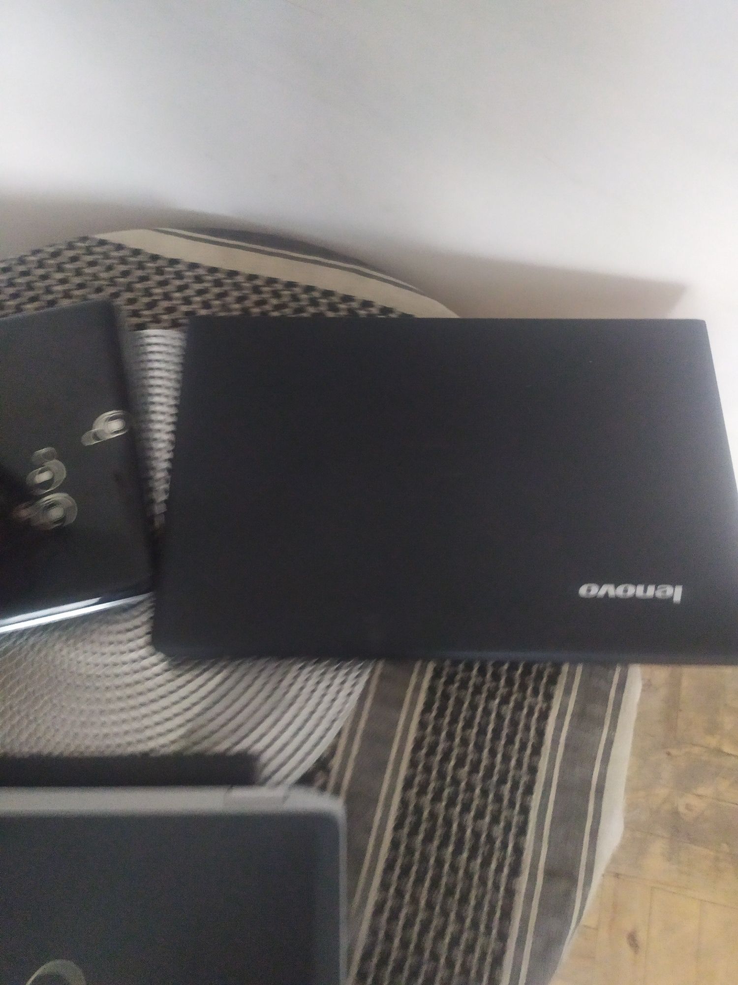 3 ruzne laptopy uszkodzone