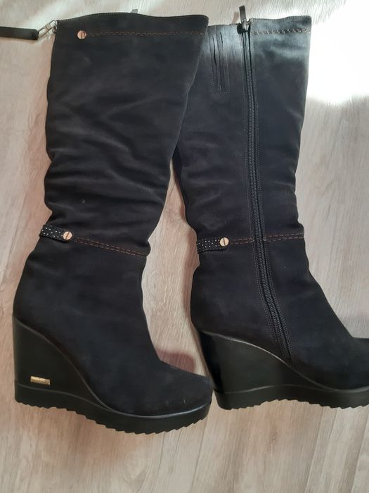 Продам зимние сапоги