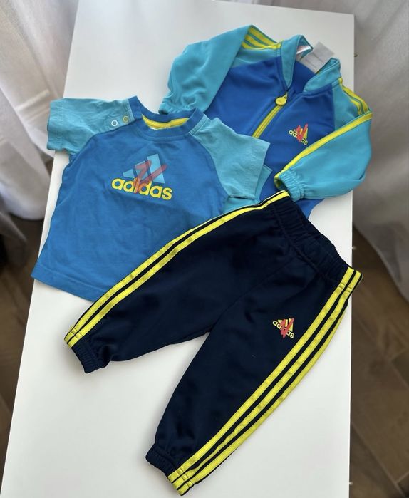 спортивний комтюм трійка  adidas оригінал