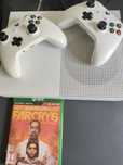 Xbox one s + 2 pady + Farcry 6