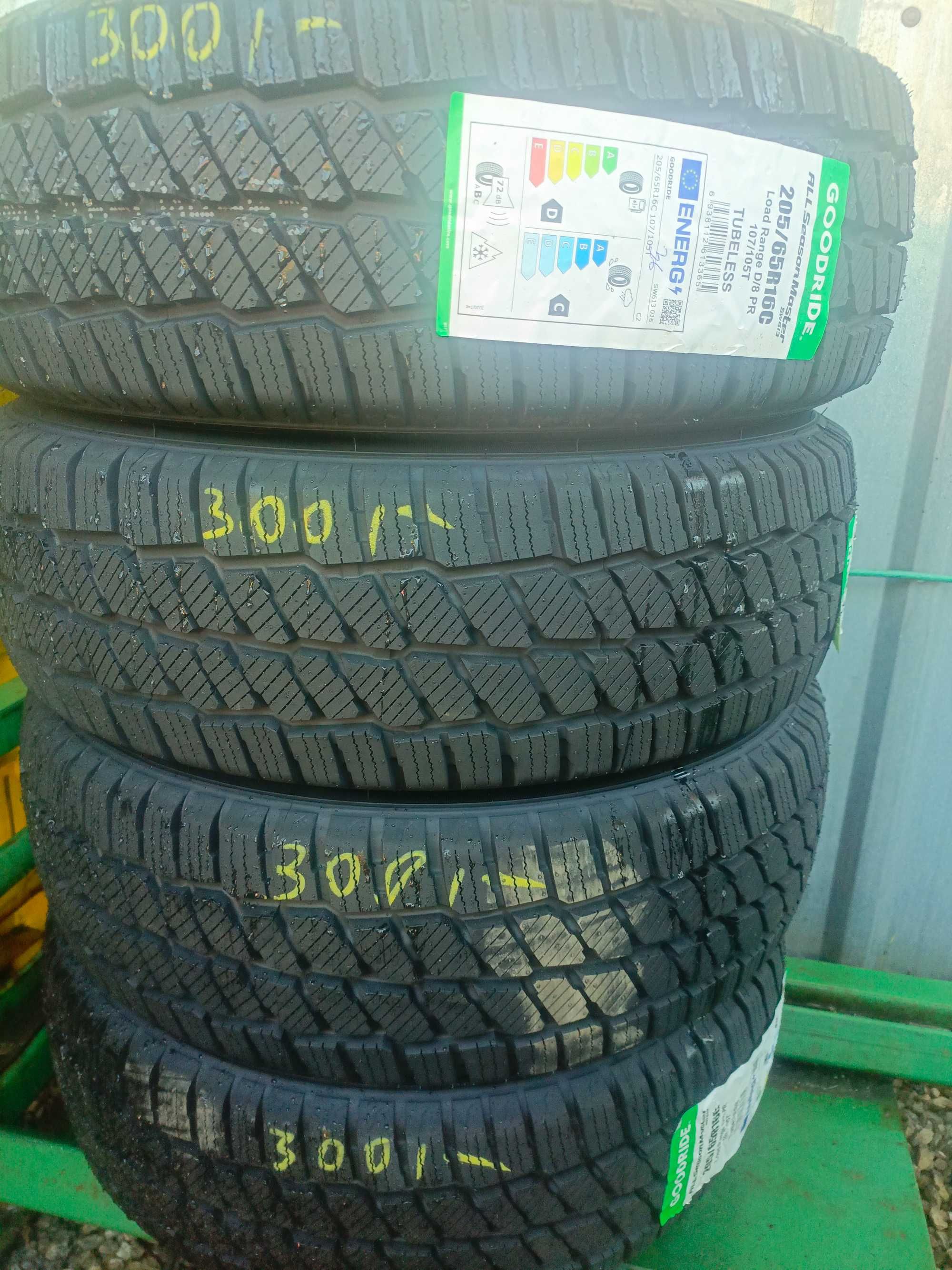 Nowe opony całoroczne wielosezonowe do busa  205/65/16c Goodrida 2025r