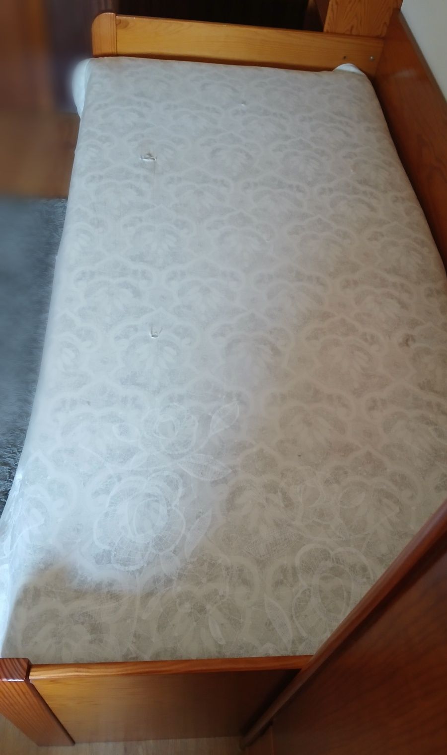 Cama solteiro c/ arrumação + colchão
