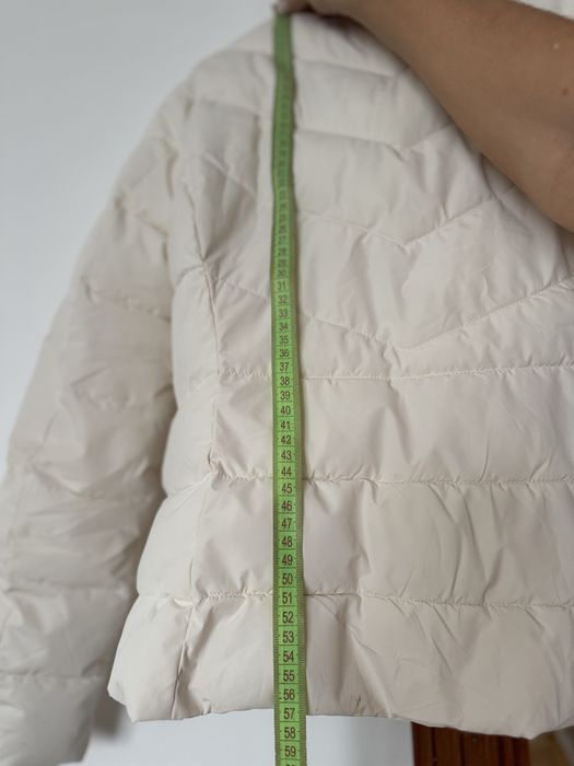 Одягнена один раз. Куртка осіння молочного кольору