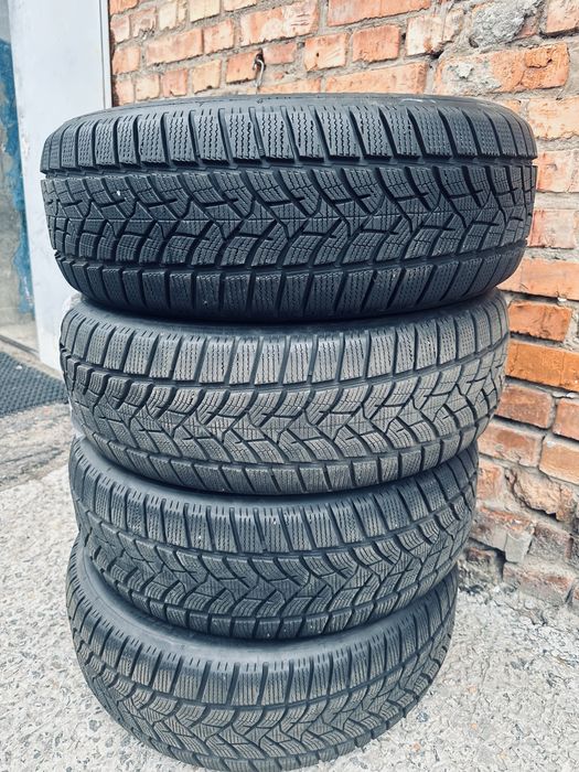 Шини Dunlop 215/60 R17