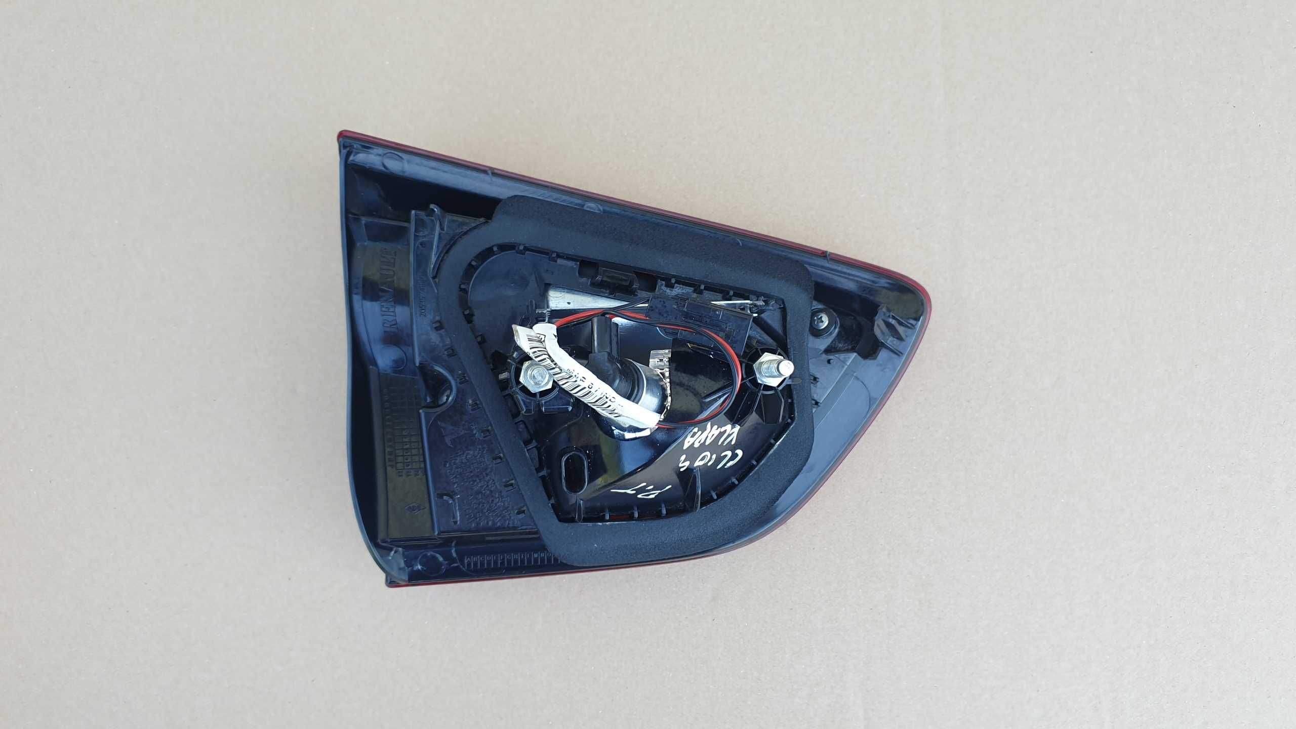 Renault clio IV 4 kombi prawa lampa tylna w klapę