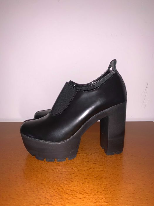 Botas pretas - Tamanho 36/37