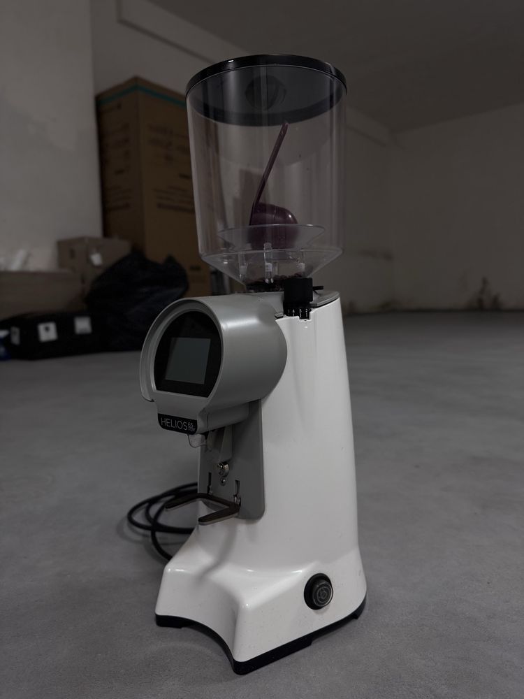 Продам кофемолку Eureka Helios 65