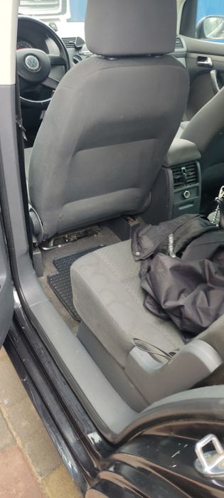 Продам Фольксваген ТУРАН 1,9 ТД АКПП 2005