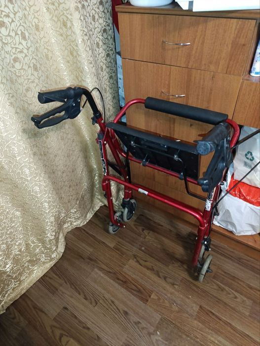 Ходунки для дорослих