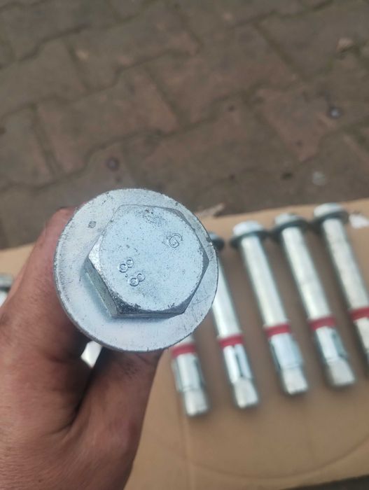 Kotwy kołki rozporowe 28 mm hdlm Hilti 12 sztuk