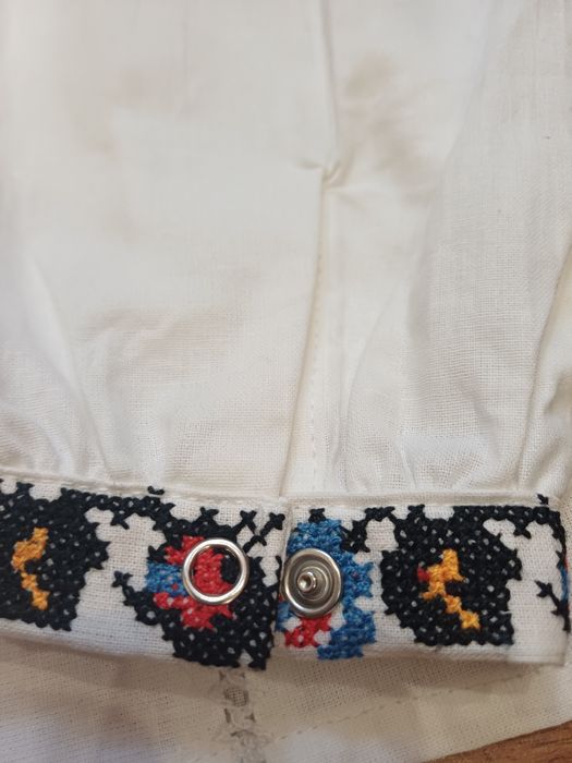 Вишиванка на дівчинку святкова