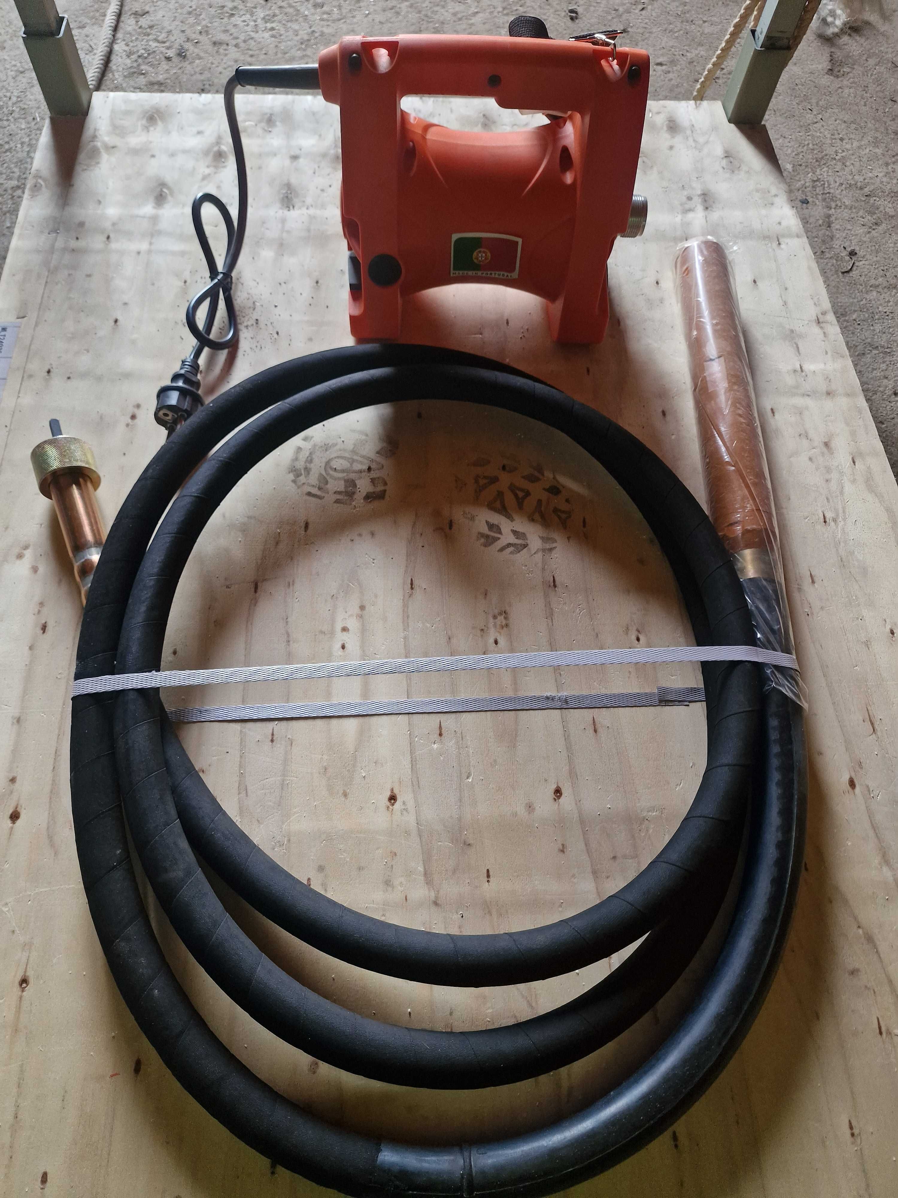 Vibrador de betão com mangueira