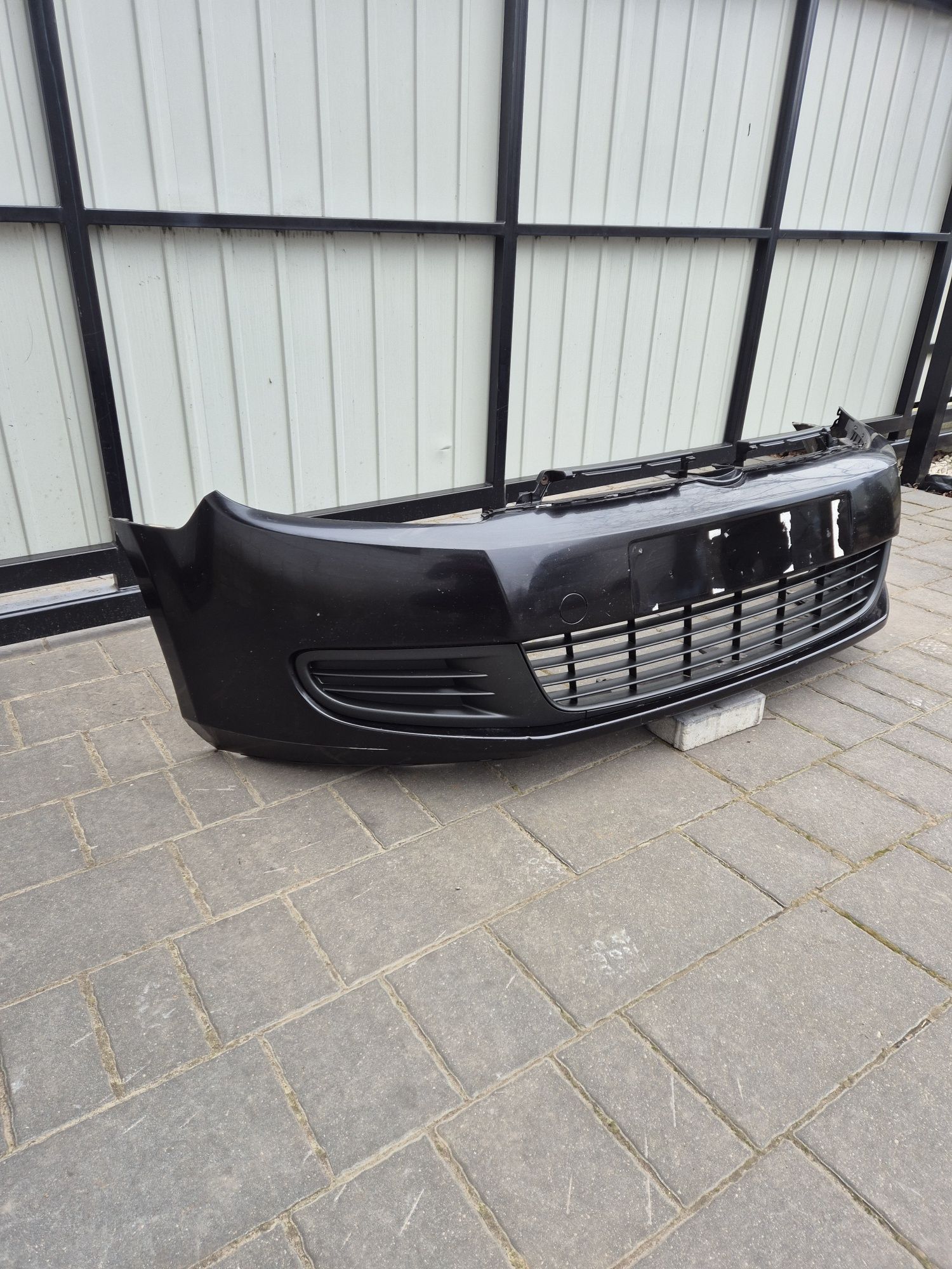 Zderzak przód przedni VW Golf VI rok 09 kod lak LC9X