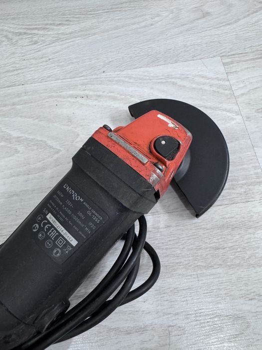 Шлифмашина угловая Dnipro-M GL-125S