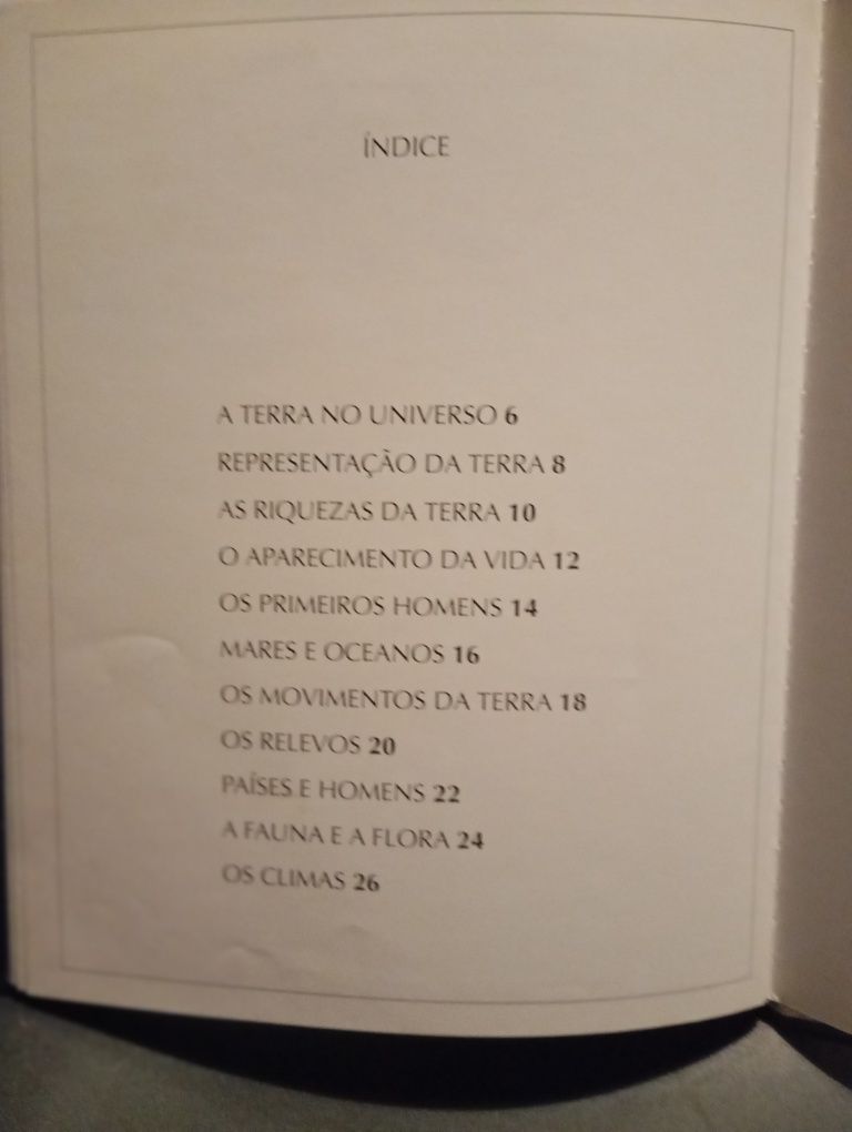 Livro "A terra - enciclopédia por imagens"