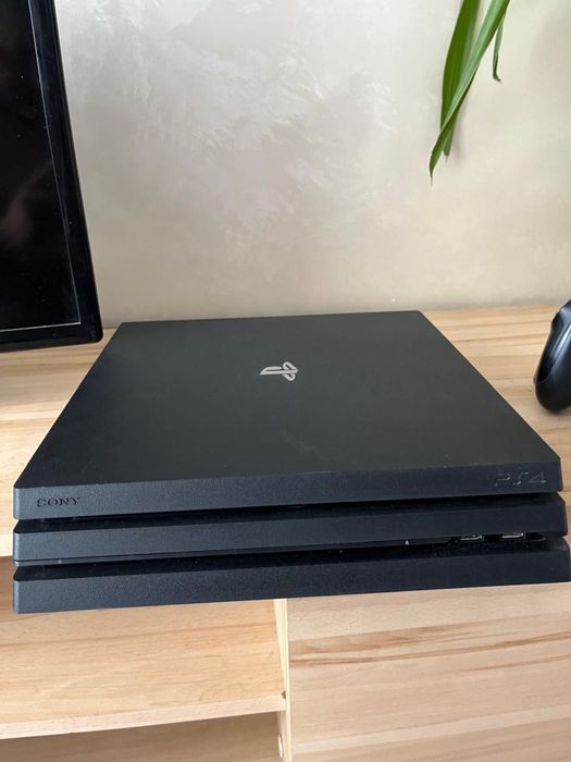 Консоль Sony PlayStation 4 PRO 1TB Black