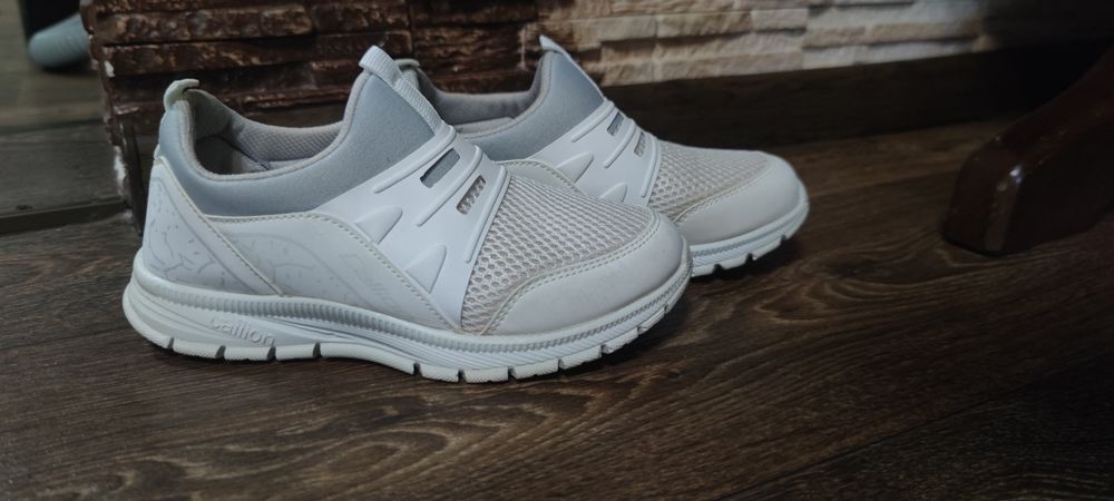 Кросівки Callion в ідеальному стані