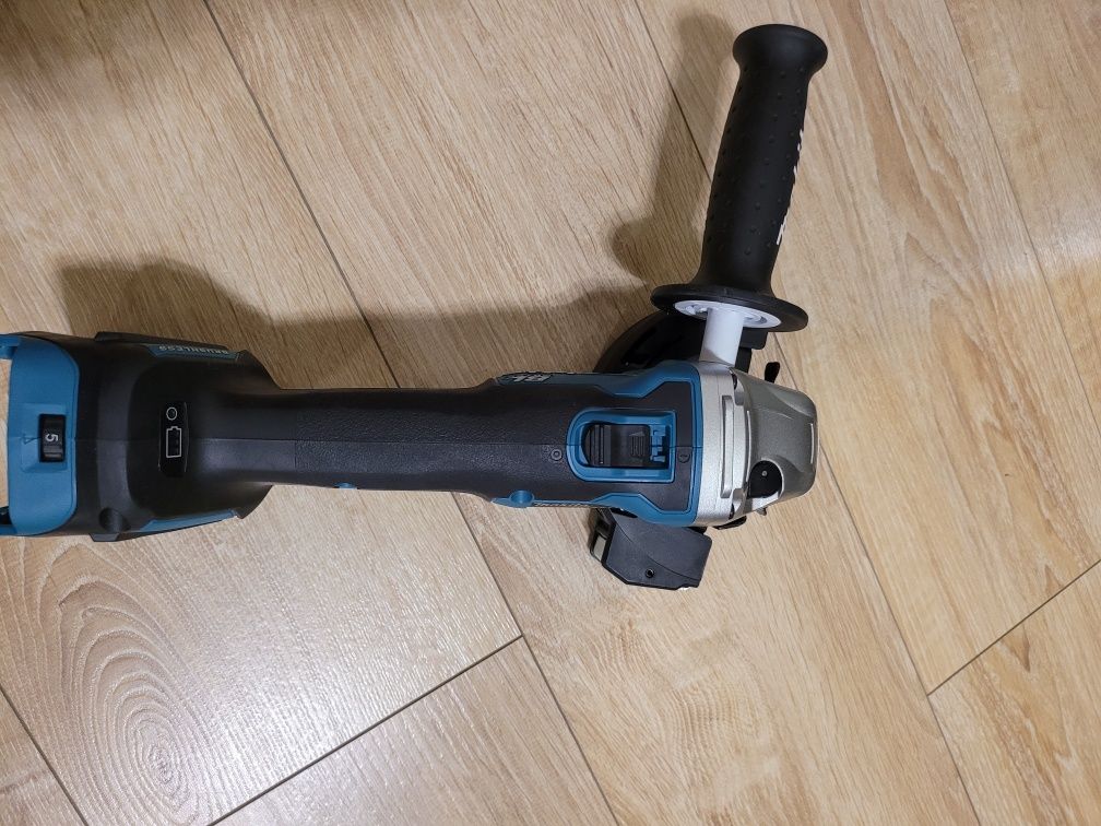 Szlifierka kątowa  Flex Diaks Makita DGA511 18 V