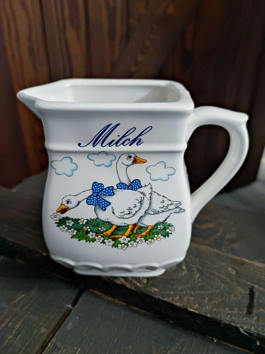 Dzbanek na mleko z motywem gąsek sielskie wiejskie klimaty