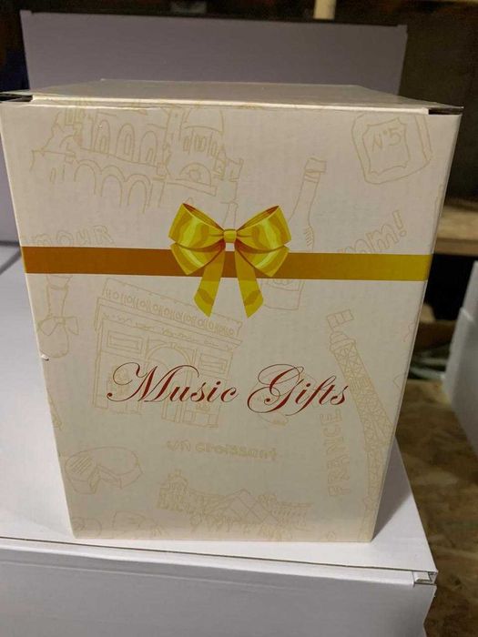 Новогодний музыкальный светильник-декор "Дом в шаре"