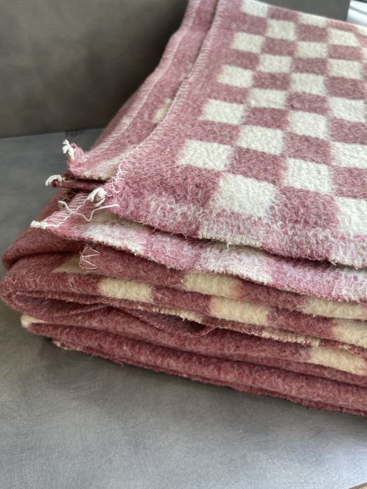 Ковдра тепла і тоненька 140*196