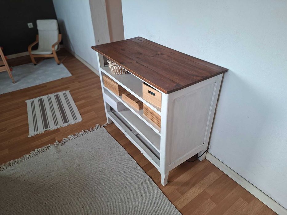 Móvel  sala em madeira aberto