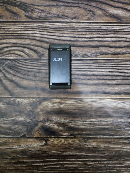 Nokia N8 (стан дуже хороший.)