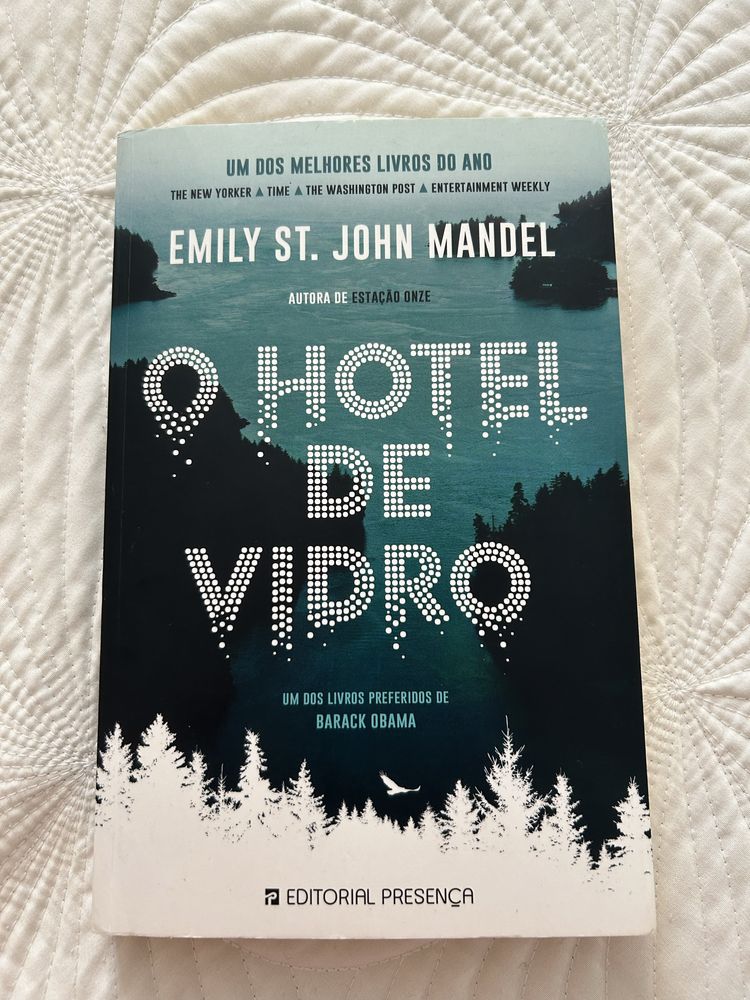 O Hotel de vidro - portes grátis