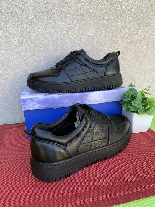 Кросівки чоловічі чорні р40.41.42.43.44.45