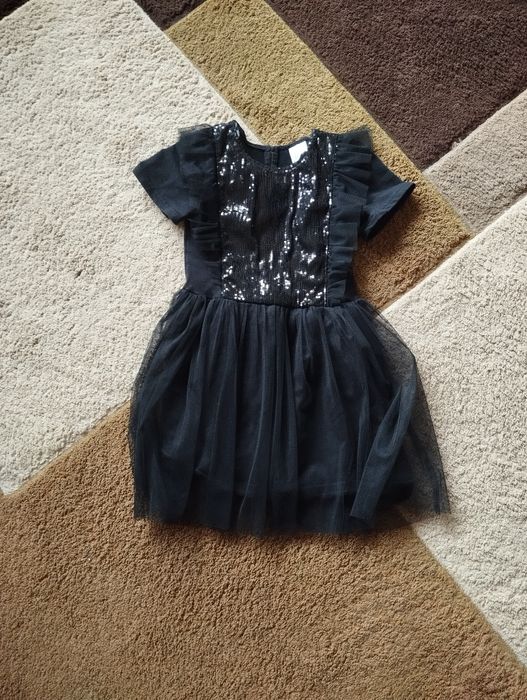 Sukienka na dziewczynkę.