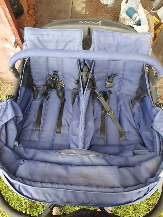 Коляска для двійні