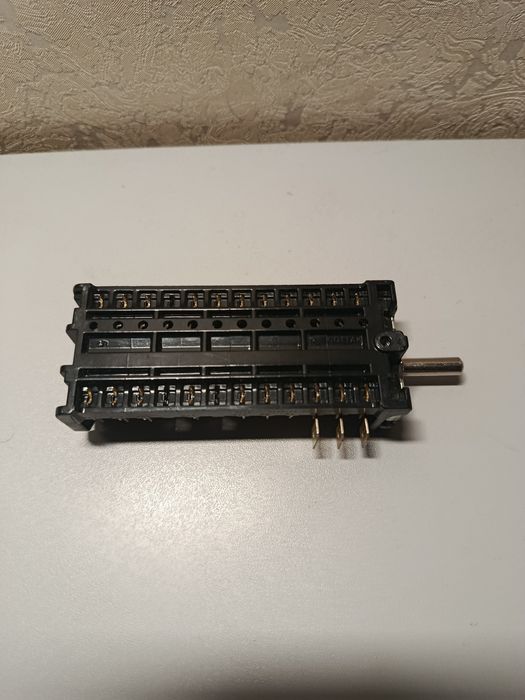 Перемикач 9- ти (8+0) позиційний (11+10) контактів - духовки Pyramida