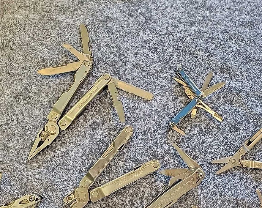 Продам 8 мультитулів Leatherman 1 лотом