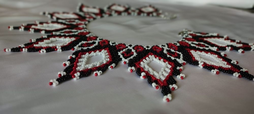 Розкішна силянка ручної роботи з бісеру