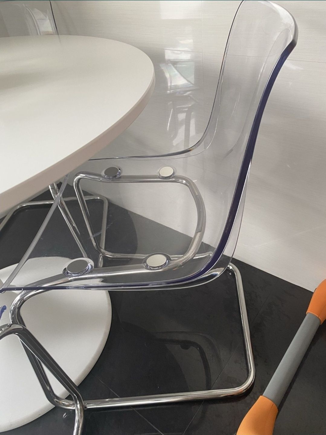 Mesa e 4 cadeiras