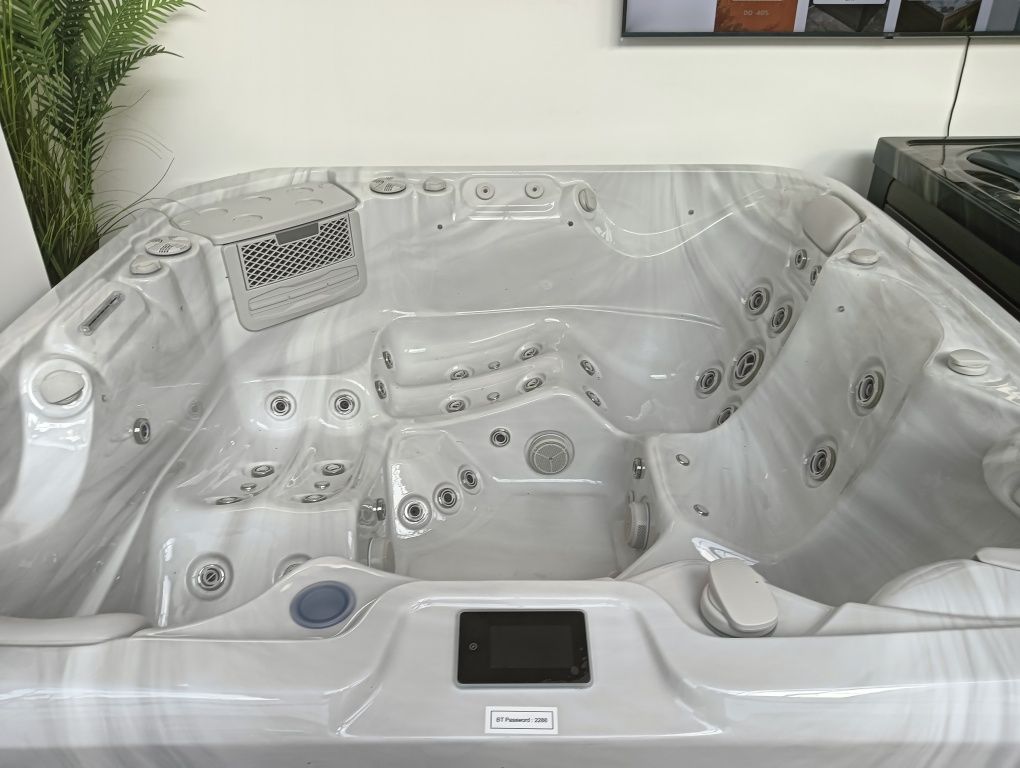 jacuzzi wanna ogrodowa wystawowa