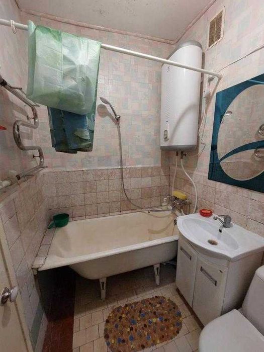 У продажу однокімнатна квартира, поряд к-р Київ
