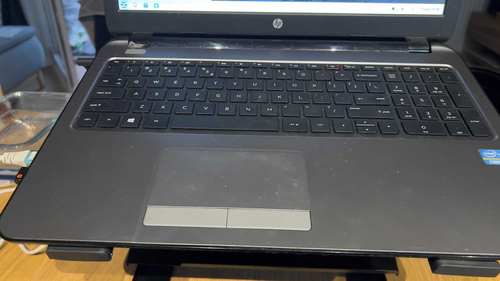 Laptop HP 250 G3 + dodatki