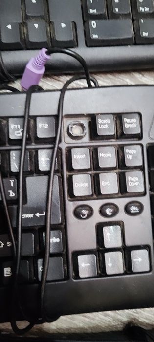 Разом 2 б.у клавіатури і 4 нові