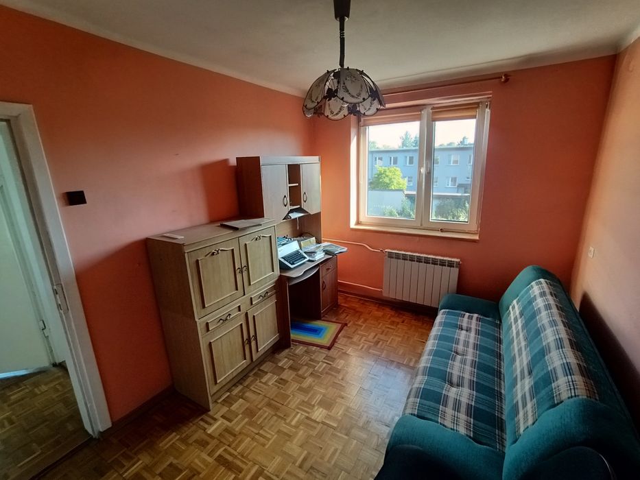 Dom piętrowy z duża piwnicą, strychem i wolnostojącym garażem