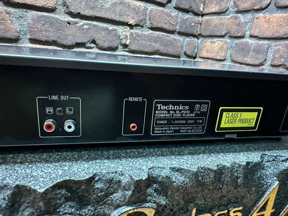 Odtwarzacz CD Technics SL-P200