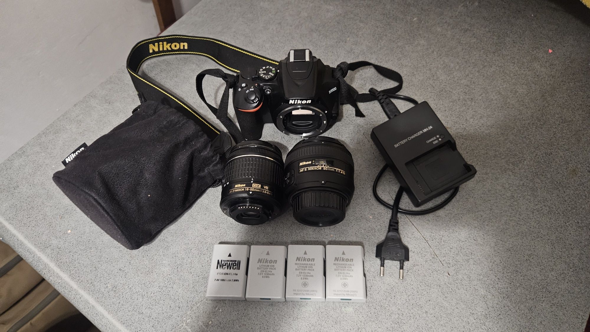 Nikon 3500. Zestawie 2 obiektywy i 4 baterie
