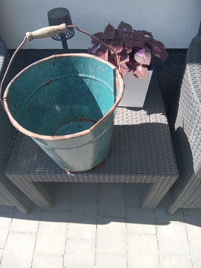 Stare wiadro emaliowane + garnek gratis