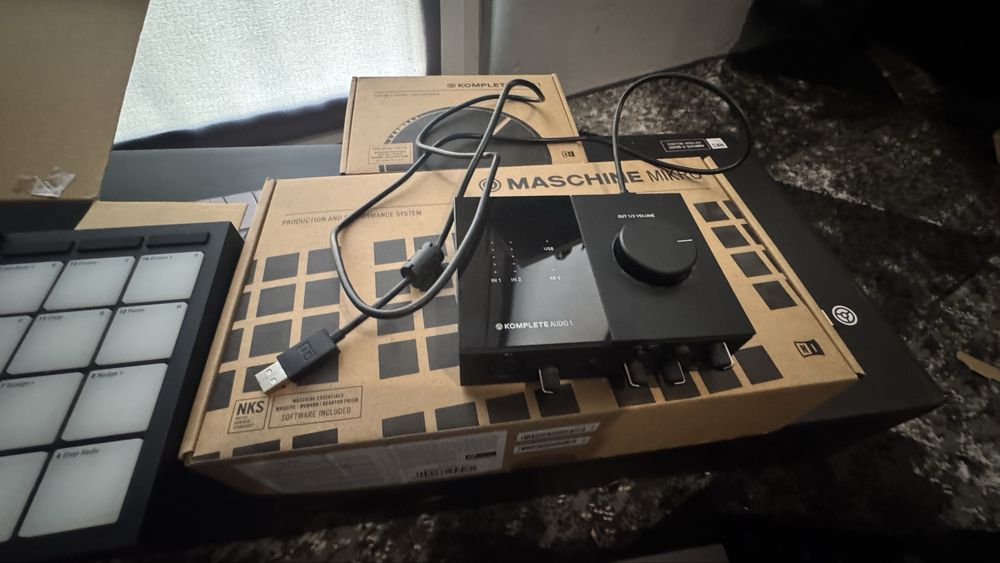 Komplete kontrol s49 + mashine mikro + komplete audio1 - jak nowe