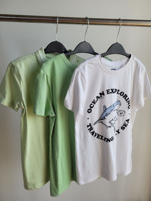 [135] Zestaw 12 koszulek w rozmiarze 128