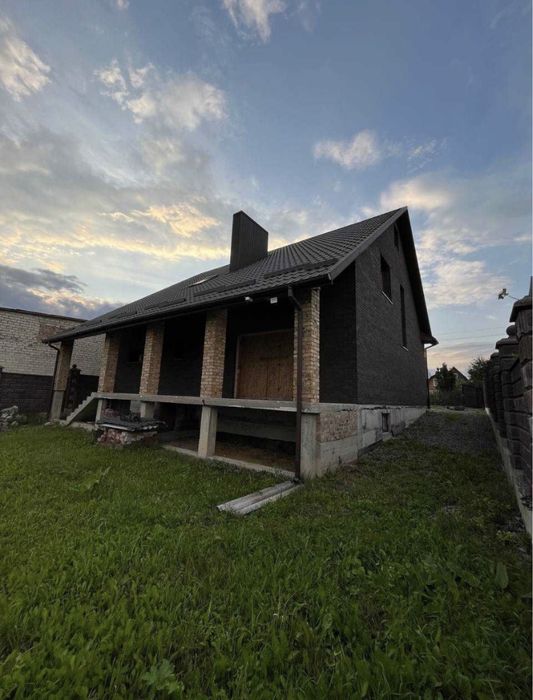 ВИГІДНА ПРОПОЗИЦІЯ! Добротний будинок у Корневі, є всі комунікації!