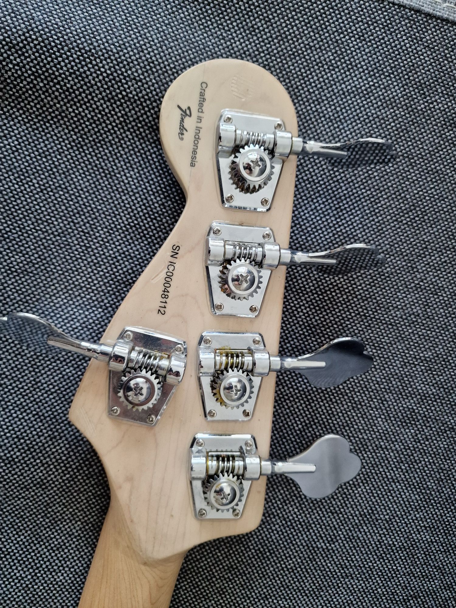 Squier Jazz Bass 5 strun