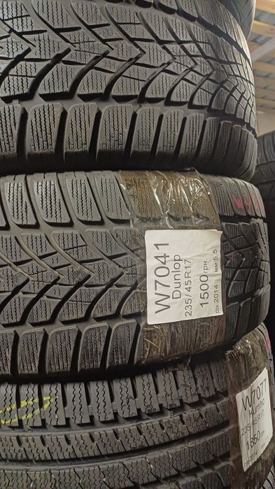 Продам зимові шини б/у 235/45 r17